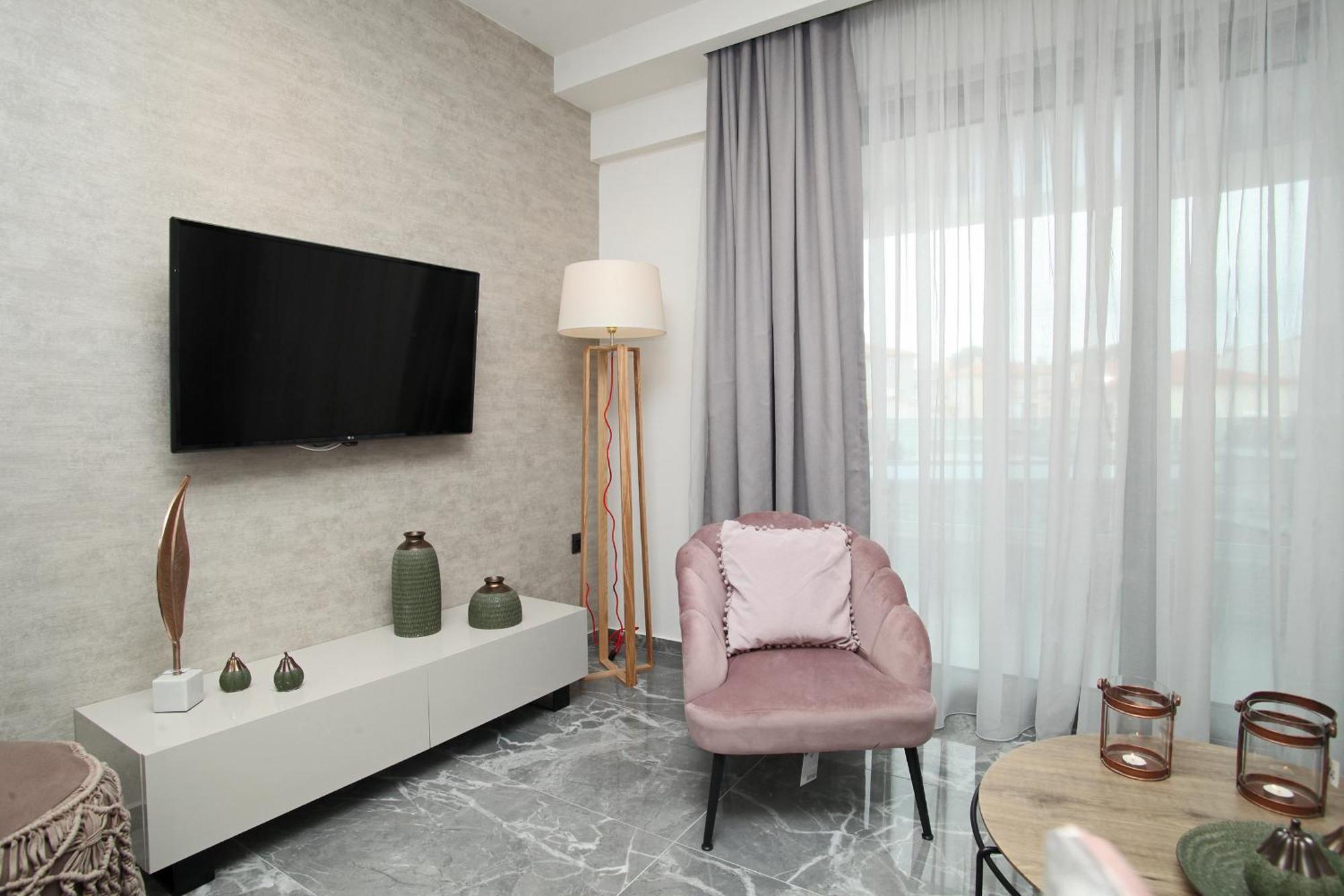 Athinais Luxury Apartments Hanioti Exterior photo