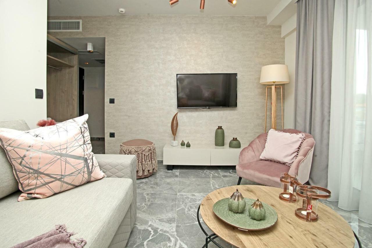 Athinais Luxury Apartments Hanioti Exterior photo