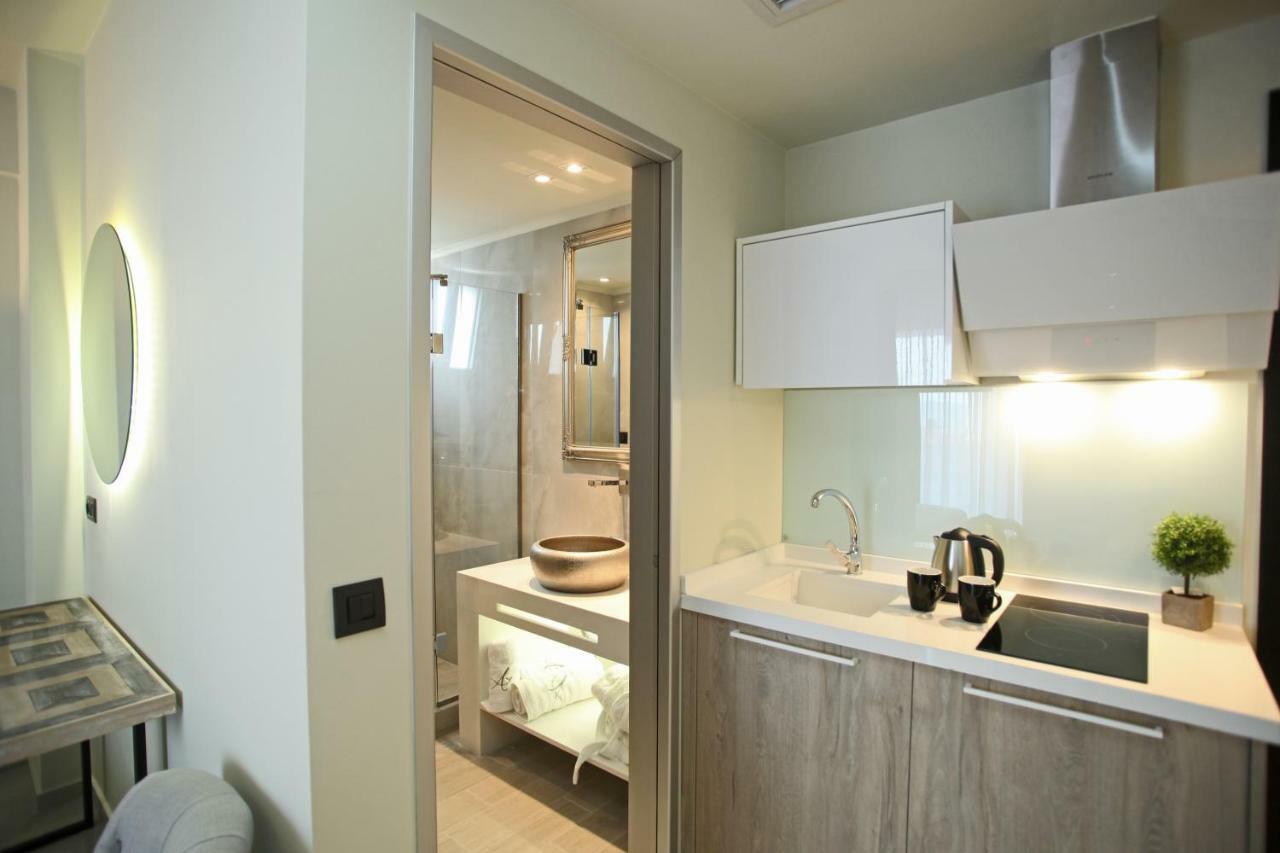 Athinais Luxury Apartments Hanioti Exterior photo