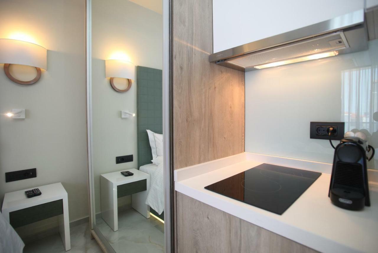 Athinais Luxury Apartments Hanioti Exterior photo