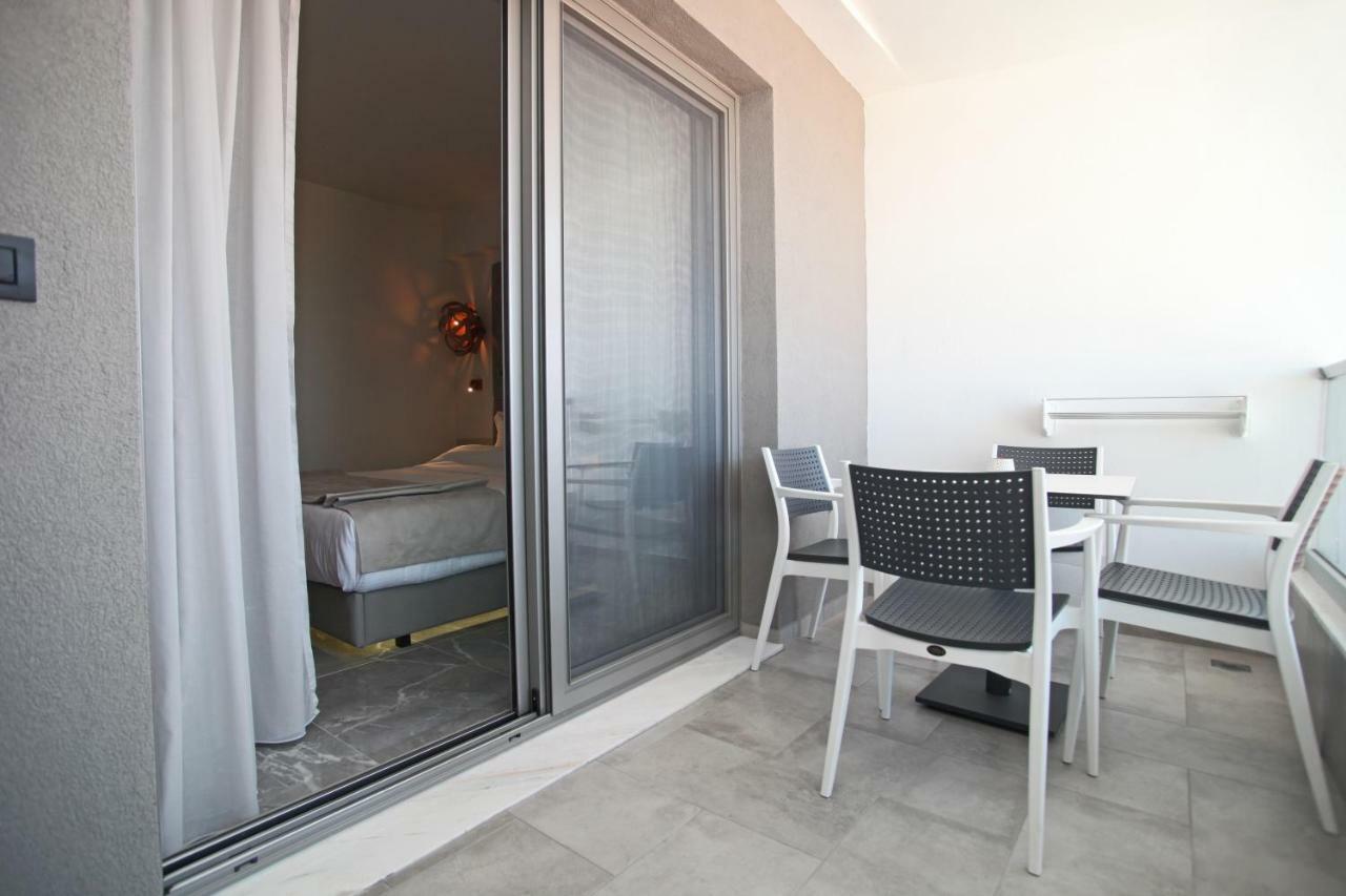 Athinais Luxury Apartments Hanioti Exterior photo